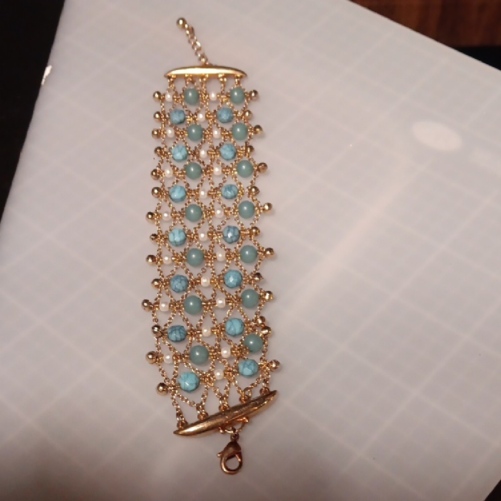 Elegant Gold and Blue Beaded Bracelet